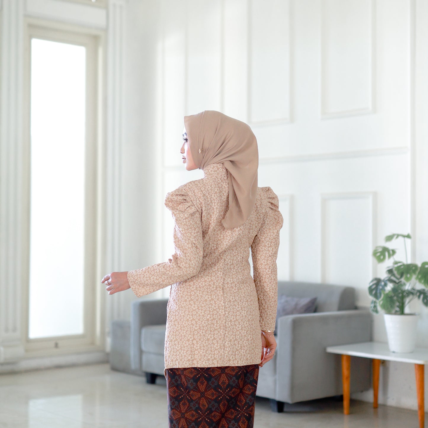 Kebaya Janggan Motif Jacquard