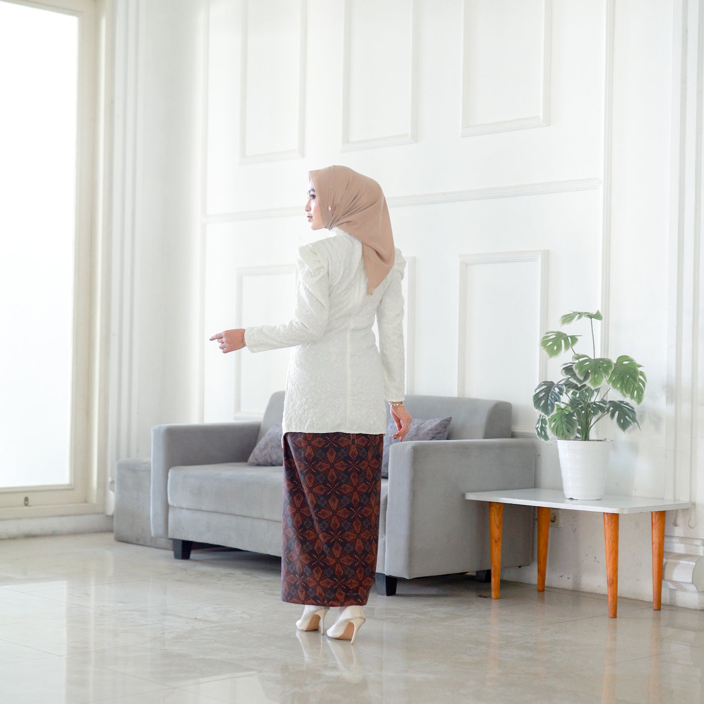 Kebaya Janggan Motif Jacquard